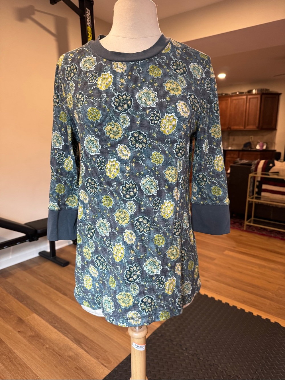 Sundance  Blue Floral 3/4 Sleeve waffle knit Tunic top sz L